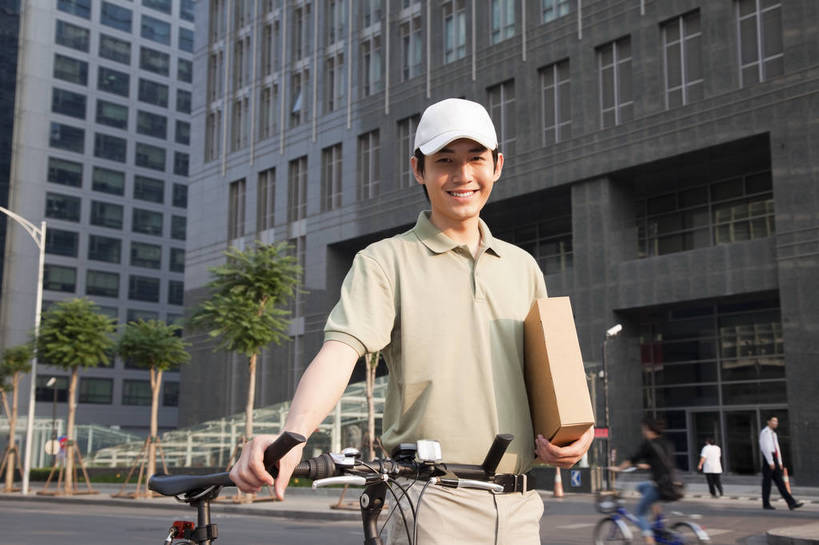 东方人,站,微笑,横图,彩色,室外,白天,正面,商务,时尚,智慧,成功,职员,建筑,写字楼,自行车,北京,中国,仅一个人,图片,职业装,现代,现代建筑,工人,快递员,职业,商务楼,成熟,自信,摄影,青春,工作装,送货,精明,聪明,男人,男性,年轻男性,亚洲人,中国人,年轻人,白领,商人,上班族,员工,半身,愉快,匠人,劳动者,体力工,金融街,白领阶层,办公室职员,bj174