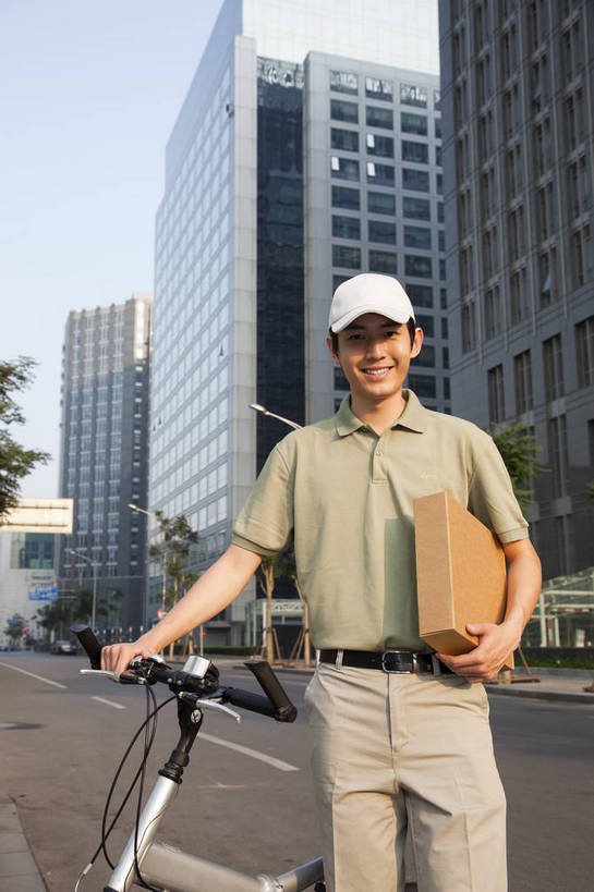东方人,站,微笑,竖图,彩色,室外,白天,正面,商务,时尚,智慧,成功,职员,建筑,写字楼,自行车,北京,中国,仅一个人,图片,职业装,现代,现代建筑,工人,快递员,职业,商务楼,成熟,自信,摄影,青春,工作装,送货,精明,聪明,男人,男性,年轻男性,亚洲人,中国人,年轻人,白领,商人,上班族,员工,半身,愉快,匠人,劳动者,体力工,金融街,白领阶层,办公室职员,bj174