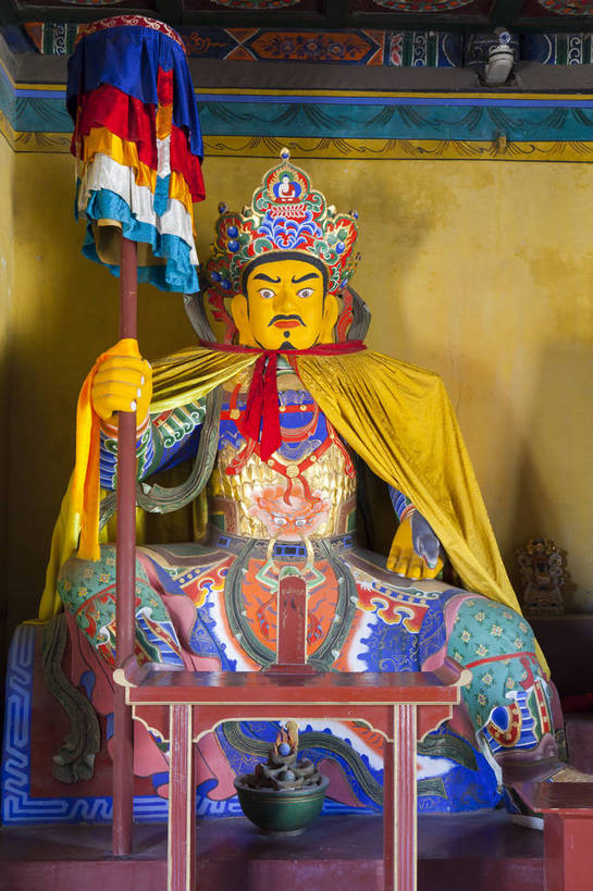 无人,寺庙,竖图,彩色,室内,白天,旅游,度假,名胜古迹,标志建筑,地标,建筑,雕塑,中国,亚洲,遗迹,雕像,图片,古迹,文物,娱乐,建设,古建筑,历史建筑,享受,休闲,旅游胜地,放松,蒙,摄影,宗教,武将,中国文化,古文明,东亚,内蒙古,呼和浩特,首府,中华人民共和国,华北地区,内蒙古自治区,呼和浩特市,玉泉区,旅行,大召寺,传统文化,bj174