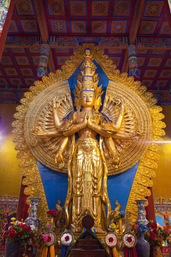 无人,寺庙,竖图,彩色,室内,白天,旅游,度假,名胜古迹,标志建筑,地标,建筑,中国,亚洲,遗迹,彩绘,佛像,图片,古迹,文物,娱乐,建设,佛,古建筑,历史建筑,壁画,享受,休闲,旅游胜地,放松,蒙,摄影,宗教,中国文化,金像,古文明,东亚,内蒙古,呼和浩特,首府,中华人民共和国,华北地区,内蒙古自治区,呼和浩特市,玉泉区,旅行,大召寺,传统文化,bj174