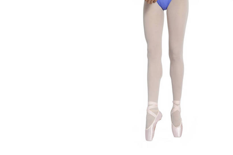 东方人,脚,腿,横图,彩色,室内,特写,白天,抠图,白色背景,侧面,时尚,跳舞,芭蕾,北京,中国,仅一个人,图片,健康,活力,美女,平衡,竖,摄影,青春,优雅,优美,踮起脚尖,舞蹈鞋,弹性,技能,年轻女性,女人,女性,亚洲人,中国人,年轻人,舞蹈演员,半身,影棚拍摄,愉快,舞蹈,bj174