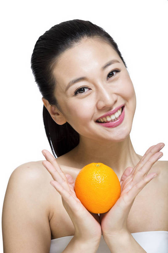 东方人,五官,脸,笑,竖图,彩色,室内,特写,白天,留白,抠图,白色背景,正面,美容,时尚,水果,北京,中国,仅一个人,护肤,图片,营养,休闲,表情,成熟,可爱,美女,平衡,自信,摄影,生活方式,精致,青春,优雅,乐观,年轻女性,女人,女性,亚洲人,中国人,年轻人,面部,橙子,半身,影棚拍摄,愉快,bj174