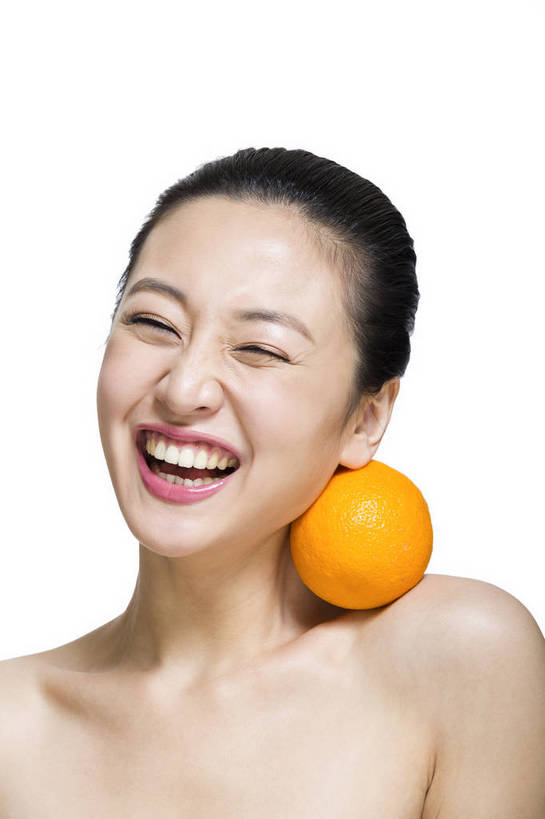 东方人,五官,脸,笑,竖图,彩色,室内,特写,白天,留白,抠图,白色背景,正面,美容,时尚,水果,北京,中国,仅一个人,护肤,图片,营养,休闲,表情,成熟,可爱,美女,平衡,自信,摄影,头像,生活方式,精致,青春,优雅,肖像,乐观,年轻女性,女人,女性,亚洲人,中国人,年轻人,面部,橙子,影棚拍摄,愉快,bj174