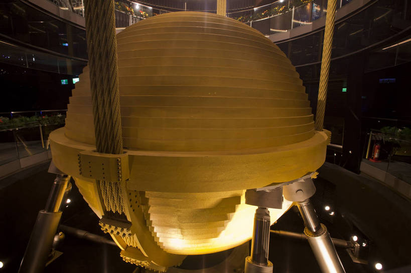 横图,彩色,室内,白天,旅游,度假,名胜古迹,标志建筑,地标,建筑,台湾,中国,遗迹,结构,图片,辉煌,古迹,文物,娱乐,建设,古建筑,地标建筑,享受,休闲,旅游胜地,放松,摄影,文明,装置,能量,古文明,发展,101大厦,台北,繁荣,阻力,阻尼器,旅行,构件,bj174