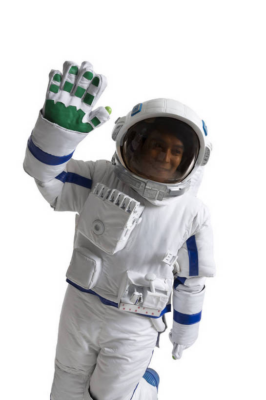 东方人,中年人,一个人,宇航员,飞行员,微笑,竖图,彩色,室内,白天,留白,抠图,白色背景,正面,探险,信心,技术,航天,高科技,科技,帽子,北京,中国,仅一个男性,戴,漫步,宇航服,科学,头盔,图片,挥手,安全帽,招手,探索,自信,摄影,戴着,科学技术,未来,太空服,成就,航天员,梦想,太空人,男人,男性,年轻男性,亚洲人,中国人,年轻人,半身,影棚拍摄,愉快,太空行走,bj174