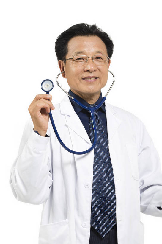 东方人,中年人,老年人,医生,医院,站,微笑,竖图