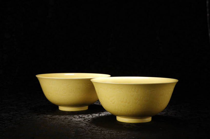 横图,彩色,室内,白天,绘画,静物,北京,中国,花纹,风俗,纹路,彩绘,瓷器,图片,纹理,陶瓷,陶瓷制品,艺术品,一对,古典,文化,文物,传统,容器,工艺品,碗,精神,摄影,古董,储藏,珍贵,陶艺,黑背景,古物,储存,文明,中国文化,斑纹,珍藏,精美,古玩,肌理,彩釉,古代文明,制度,画画,影棚拍摄,保藏,收藏,贮存,传统文化,黄釉,bj174