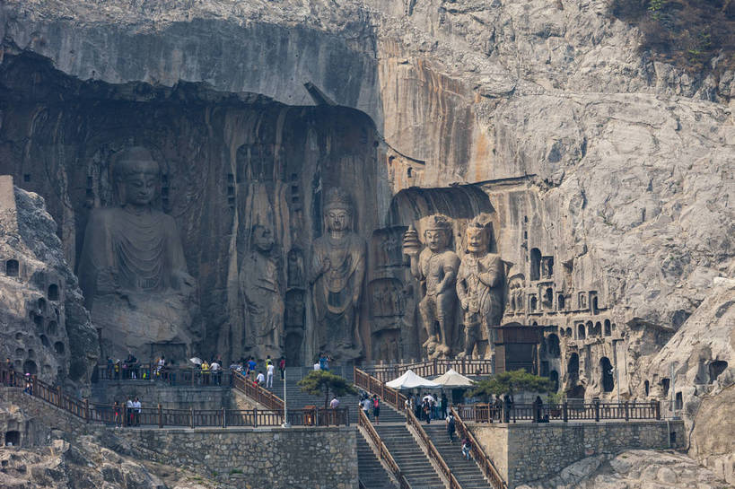 人群,横图,全景,室外,白天,正面,旅游,名胜古迹,雕塑,龙门石窟,中国,亚洲,节日,古老,壮观,人像,雕刻,雕像,景点,景观,文化遗产,古典,宏伟,历史,文化,文物,传统,浙江,石雕,石刻,遗址,东方,台阶,浙江省,古代,风景,自然,祈祷,健康,中式,石壁,旅游胜地,景色,稳重,许愿,财富,摄影,宗教,佛教,信仰,纪念,精致,风光,祈求,都市风光,文明,东方文化,自然风光,华贵,石窟,外景,观景台,古文明,东亚,远古,龙门,龙门山,中华人民共和国,华东地区,浙,民族文化,威严,衢州,衢州市,河南,洛阳,庄严,栩栩如生,释教,蕴含,平安,彩图,旅行,久远,传统文化,龙门峡谷,天脊龙门,浙江紫微山国家森林公园,紫微山国家森林公园,bj174