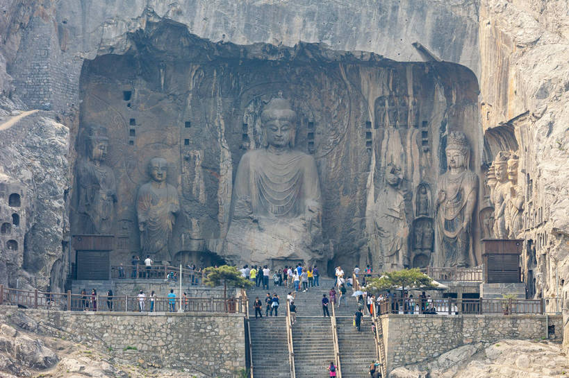 人群,横图,全景,室外,白天,正面,旅游,名胜古迹,雕塑,龙门石窟,中国,亚洲,节日,古老,壮观,人像,雕刻,雕像,景点,景观,文化遗产,古典,宏伟,历史,文化,文物,传统,浙江,石雕,石刻,遗址,东方,台阶,浙江省,古代,风景,自然,祈祷,健康,中式,石壁,旅游胜地,景色,稳重,许愿,财富,摄影,宗教,佛教,信仰,纪念,精致,风光,祈求,都市风光,文明,东方文化,自然风光,华贵,石窟,外景,观景台,古文明,东亚,远古,龙门,龙门山,中华人民共和国,华东地区,浙,民族文化,威严,衢州,衢州市,河南,洛阳,庄严,栩栩如生,释教,蕴含,平安,彩图,旅行,久远,传统文化,龙门峡谷,天脊龙门,浙江紫微山国家森林公园,紫微山国家森林公园,bj174