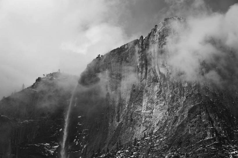 无人,公园,攀登,横图,黑白,室外,白天,旅游,森林,山,山脉,雪,雪山,美国,曲折,弯曲,环绕,地形,积雪,景点,山顶,山谷,云雾,树木,白云,风景,蓝天,天空,自然,景色,摄影,晴天,风光,宁静,北美,北美洲,国家公园,静谧,加利福尼亚,自然风光,约塞米蒂国家公园,美洲,追求,外景,自然现象,梦想,加州,地貌,加利福尼亚州,内华达山脉,优胜美地国家公园,金州,黄金州,北亚美利加洲,亚美利加洲,美国尤塞米提国家公园,优山美地,约瑟米提国家公园,旅行,美利坚合众国,林区,bj174