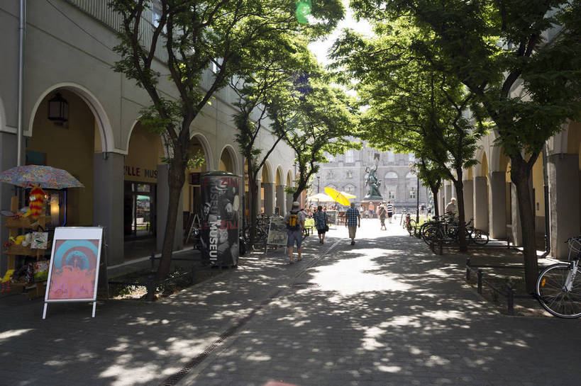 横图,彩色,室外,白天,旅游,美景,城市风光,城市,道路,建筑,街道,路,公路,德国,欧洲,景观,大街,交通,首都,柏林,树木,骑,白云,风景,蓝天,天空,骑车,休闲,路面,景色,人文,摄影,晴天,风光,风格,宽阔,平坦,外景,欧式建筑,马路,林荫道,旅行,bj174