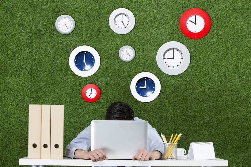 东方人,成年人,头,一个人,商务人士,办公室,坐,横图,彩色,照片,衬衫,商务,电脑,笔记本电脑,显示器,互联网,草地,草坪,北京,中国,亚洲,仅一个男性,仅一个人,绿色背景,正装,沮丧,工作,时间,图片,办公桌,领带,文件夹,注视,职业装,黄种人,数码合成,文具,仅一个年轻男性,绿色,自然,草皮,钟表,低头,观察,看,职业,压力,遮,遮掩,摄影,观看,合同,失望,环境,生态,察看,掩盖,遮挡,绝望,疲惫,忧虑,关注,消极,文档,问题,情绪,单人,东亚,遮盖,计时工具,环境保护,悲哀,掩饰,活页夹,单独,男人,男性,年轻男性,亚洲人,中国人,年轻人,头部,白领,钟,半身,影棚拍摄,办公室职员,bj174