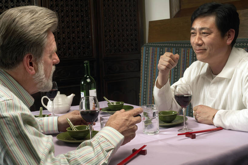 葡萄酒,东方人,成年人,中年人,老年人,胡须,两个人,同事,商务人士,商务男性,横图,室内,侧面,衬衫,吃饭,聚会,商务,讨论,通讯,友谊,成功,合作,团队,集体,信心,餐桌,筷子,桌子,椅子,北京,中国,亚洲,喝,套装,会议,高脚杯,饭厅,食品,联系,听,现代,队伍,饮食,装饰物,茶馆,中国菜,看,摄影,领导,高雅,葡萄酒杯,成就,商务装,合伙,领袖,工薪阶层,东亚,老年男性,男人,男性,白种人,亚洲人,中国人,胡子,络腮胡,白领,上班族,说话,坐着,半身,彩图,衬衣,餐馆,办公室职员,bj175