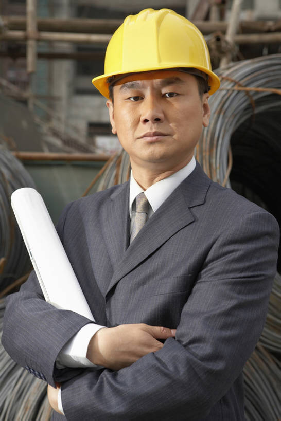东方人,成年人,中年人,一个人,商务人士,设计师,导游,工程师,建筑师,商务男性,办公室,酒吧,双手交叉,竖图,室外,特写,白天,正面,衬衫,西装,商务,快乐,满意,幸福,安全,信心,计划,建筑业,技术,城市,北京,中国,亚洲,套装,正装,工作,钢铁,过道,防护,领带,注视,蓝色,安全帽,建筑工地,观察,看,站着,职业,规划,想,卷起,投资,工业,摄影,建造,观看,技巧,希望,保护,支撑,权威,工程,察看,专心,领导,双手抱胸,享乐,都市风光,关注,星期,努力,肖像,手艺,保险,商务装,梦想,蓝图,挑战,工薪阶层,东亚,发展,一套,保全,周全,安稳,安定,技能,技艺,进展,想法,把握,平安,认真,男人,男性,中年男性,亚洲人,中国人,白领,上班族,半身,彩图,衬衣,欢乐,高层建筑,妙技,本领,改进,工人阶级,掌控,节目单,bj175