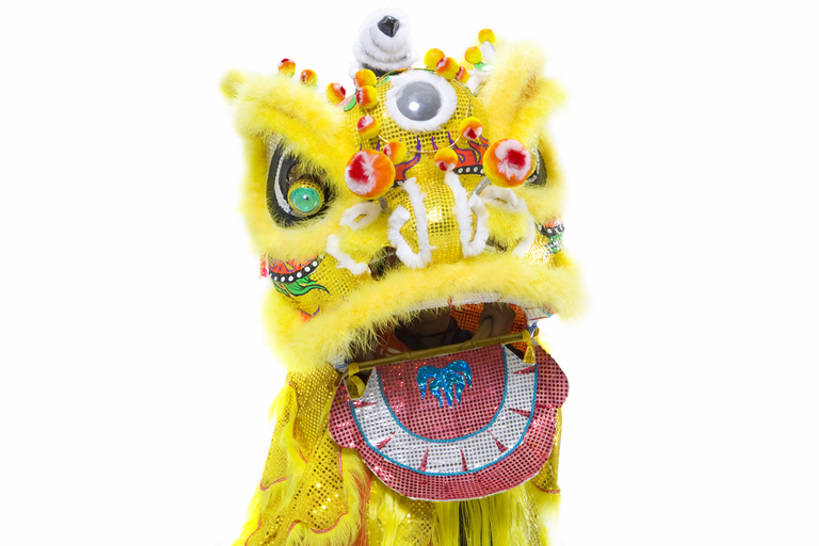 东方人,成年人,一个人,站,微笑,横图,留白,白色背景,正面,快乐,兴奋,运气,骄傲,狮子,中国,春节,亚洲,表演,咆哮,欢呼,朦胧,模糊,庆祝,注视,表演者,传统,刺激,扮演,黄色,观察,看,祈祷,张嘴,概念,活力,力量,观看,察看,演出,享乐,关注,中国文化,亚洲狮,典礼,演出服,张大嘴巴,东亚,东亚文化,鬃毛,北京市,勇气,元旦,技能,男人,男性,年轻男性,亚洲人,中国人,年轻人,张开嘴,半身,彩图,影棚拍摄,传统服装,欢乐,舞蹈,传统文化,传统节日,bj175