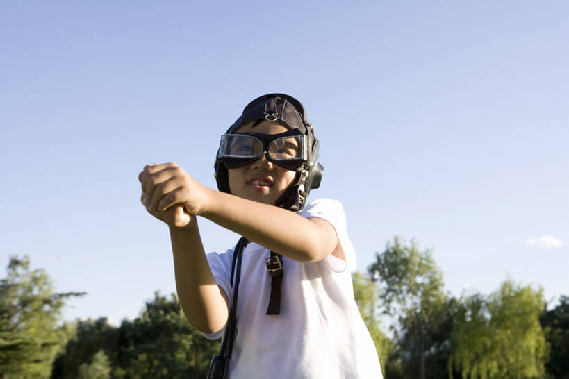 东方人,儿童,一个人,飞行员,公园,站,微笑,室外,白天,正面,快乐,兴奋,自由,幸福,纯洁,安全,北京,日光,中国,亚洲,仅一个男性,仅一个人,眼镜,防护,古典,玩,飞,刺激,草,树,小孩,蓝天,自然,春天,站着,仅一个小孩,休闲,概念,可爱,乐趣,力量,童年,童趣,无辜,摄影,生长,生活方式,护目镜,保护,幽默,操纵杆,环境,享乐,清新,保险,梦想,想象,童真,东亚,烂漫,无邪,保全,周全,安稳,安定,安全防护眼镜,想法,风镜,平安,天真,男孩,男人,男性,亚洲人,中国人,孩子,休闲活动,站立,半身,彩图,装扮,防护眼镜,男生,bj175