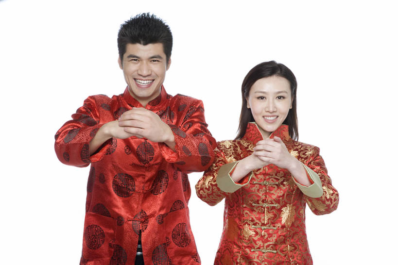 东方人,成年人,两个人,丈夫,妻子,握手,笑,微笑,露齿笑,横图,留白,抠图,白色背景,正面,快乐,兴奋,幸福,运气,赚钱,热情,北京,中国,春节,亚洲,旗袍,风俗,丰富,庆祝,注视,传统,刺激,春天,观察,看,手势,精神,童年,财富,摄影,生活方式,观看,察看,享乐,仪式,愉悦,关注,中国文化,祝贺,问候,肖像,典礼,东亚,陪同,繁荣,元旦,制度,陪伴,无忧无虑,男人,男性,年轻男性,年轻女性,女人,女性,亚洲人,中国人,年轻人,情侣,搀手,拉手,手拉手,手握手,拥抱,半身,彩图,影棚拍摄,传统服装,欢乐,深情,拜年,打手势,传统文化,传统节日,伴随,bj175
