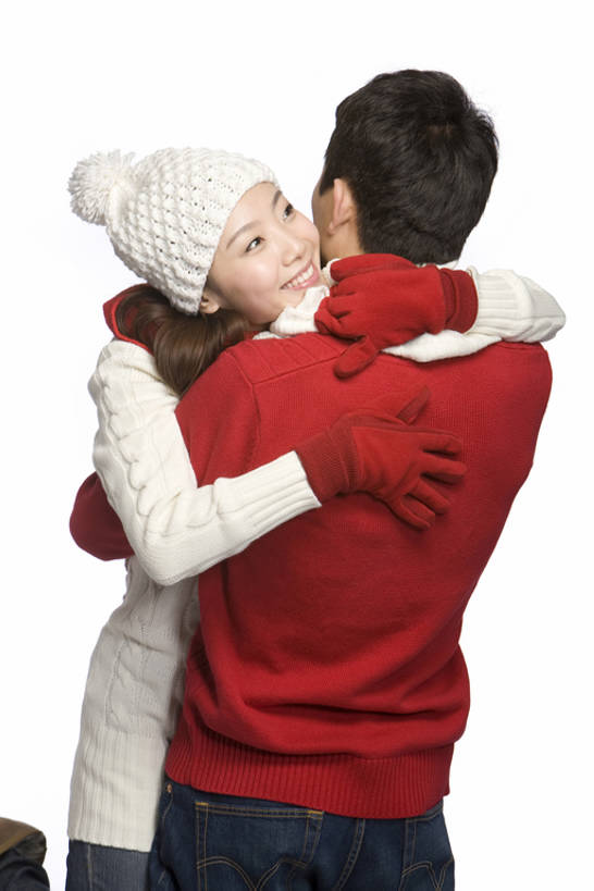 东方人,成年人,两个人,笑,微笑,露齿笑,竖图,白色背景,毛衣,爱情,快乐,幸福,帽子,北京,中国,亚洲,连接,朦胧,模糊,冬天,浪漫,刺激,背面,手套,围巾,向上看,温暖,温馨,恩爱,寒冷,恋人,摄影,和睦,运送,东亚,陪同,编织帽,陪伴,男人,男性,年轻男性,年轻女性,女人,女性,亚洲人,中国人,年轻人,情侣,拥抱,彩图,影棚拍摄,爱,雪靴,伴侣,融洽,伴随,bj175