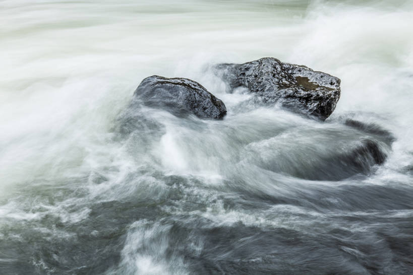 无人,横图,室外,特写,白天,长时间曝光,旅游,度假,河流,石头,美景,水,中国,亚洲,透明,景观,流水,河床,娱乐,干净,小溪,自然,波浪,享受,休闲,景色,放松,摄影,流动,宁静,环境,清新,自然风光,东亚,内蒙古,自然地理,岩石,彩图,旅行,阿尔山,bj175