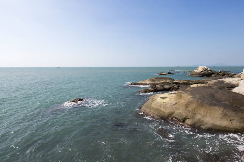 无人,横图,室外,白天,旅游,度假,海洋,石头,美景,水,三亚,日光,中国,亚洲,岛,地平线,地形,海岸线,景观,水平线,娱乐,蓝色,风景,蓝天,天空,自然,享受,休闲,旅游胜地,景色,放松,摄影,流动,宁静,环境,生态,热带气候,自然风光,海景,东亚,地貌,海南岛,三亚湾,罕见,地质学,荒僻,偏僻,偏远,遥远,自然地理,冷僻,冒险,海滩,岩石,彩图,旅行,bj175