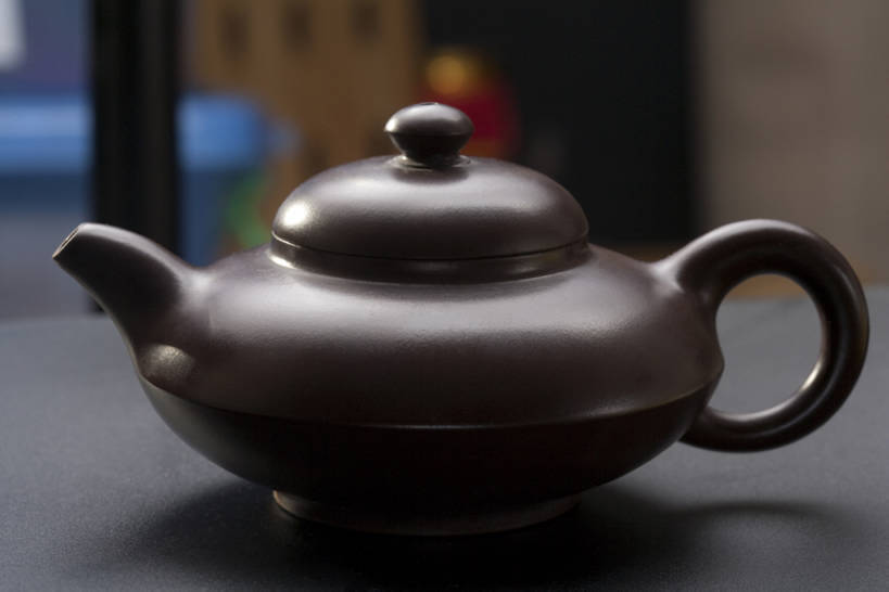 无人,横图,留白,下午茶,静物,亚洲,瓷器,茶叶,食品,褐色,饮品,饮食,食物,饮料,一个,黑色,茶壶,紫砂壶,单个,可口,清新,中国文化,简洁,东亚,热饮,北京市,适口,影棚拍摄,传统文化,bj175