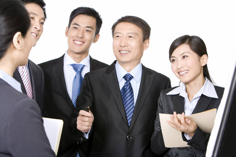 东方人,成年人,中年人,同事,商务人士,商务男性,商务女性,笑,微笑,露齿笑,横图,白色背景,侧面,衬衫,商务,讨论,快乐,骄傲,成功,合作,团队,集体,信心,计划,技术,中国,亚洲,五个人,套装,开会,会议,领带,文件夹,听,拿着,队伍,社区,技巧,协调,领导,象征,庄重,经理,成就,文档,手艺,商务装,身份,合伙,领袖,工薪阶层,东亚,北京市,正式,地位,活页夹,技能,技艺,把握,筹划,打算,团结,信任,老年男性,男人,男性,年轻男性,年轻女性,女人,女性,中年女性,亚洲人,中国人,年轻人,白领,上班族,半身,彩图,影棚拍摄,衬衣,妙技,本领,首席执行官,商务会议,掌控,bj175