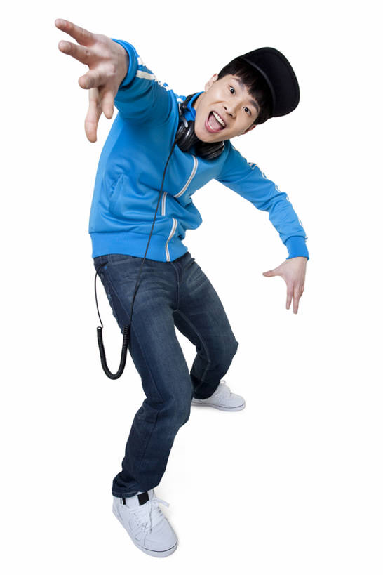 东方人,成年人,一个人,站,举,竖图,白色背景,正面,运动服,时尚,快乐,兴奋,自由,信心,北京,中国,亚洲,仅一个男性,仅一个人,服装,音乐,听,注视,牛仔裤,休闲装,漂亮,刺激,仅一个年轻男性,衣服,耳机,观察,看,手势,托,张嘴,休闲,表情,鸭舌帽,个性,活力,伸手,摄影,服饰,影棚,生活方式,观看,察看,酷,嘻哈,衣着,愉悦,穿着,关注,时髦,摄影棚,肖像,张大嘴巴,东亚,衣饰,时兴,茄克,男人,男性,年轻男性,亚洲人,中国人,年轻人,张开嘴,举起,举手,举着,向上举,向上伸,向上托,彩图,全身,影棚拍摄,欢乐,拍摄,打手势,运动装,流行音乐,摆拍,态度,广角,bj175