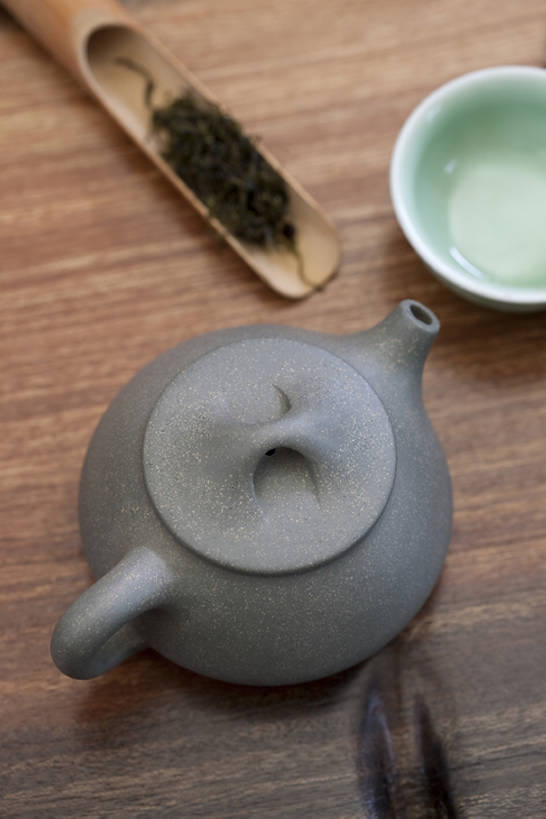 无人,竖图,俯视,室内,特写,下午茶,桌子,静物,北京,中国,亚洲,装饰,材料,瓷器,壶,茶道,茶叶,陶瓷制品,古典,茶盘,传统,茶壶,容器,摄影,紫砂壶,有机食品,中国茶,简单,中国文化,古典风格,东亚,东亚文化,茶杯,彩图,高角度拍摄,传统文化,青瓷,茶匙,bj175
