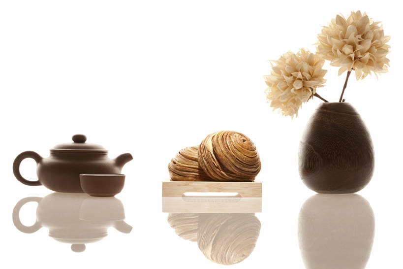 点心,无人,横图,留白,白色背景,早餐,静物,花瓶,北京,中国,亚洲,反射,面粉,美味,食品,饮品,餐盘,小吃,主食,饮食,装饰品,花,食物,饮料,插花,茶壶,甜食,诱惑,摄影,有机食品,创造力,高雅,风格,简单,膳食,可口,中国文化,东亚,东亚文化,健康食物,漩涡形,式样,适口,想法,茶杯,彩图,传统文化,糖螺蛳转,bj175