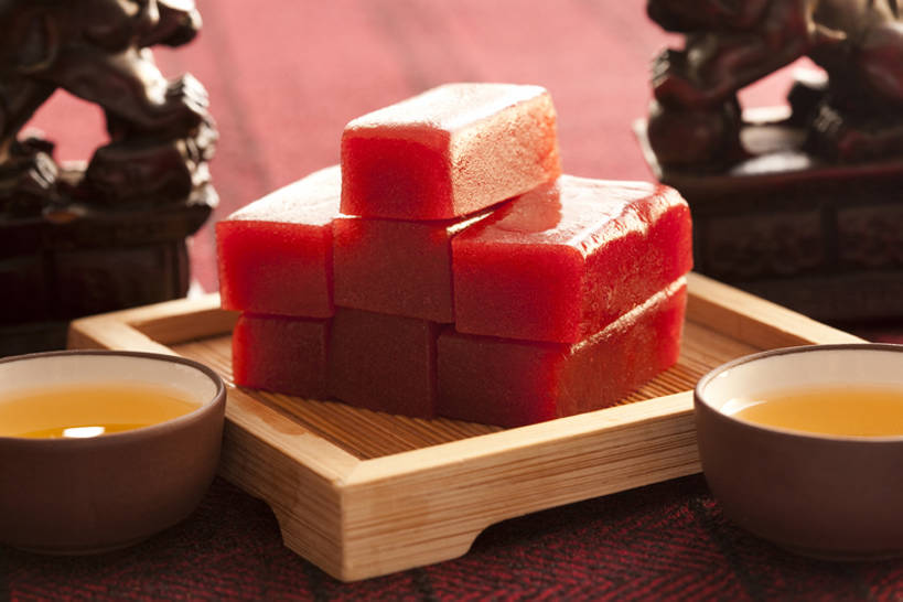 点心,无人,横图,特写,静物,北京,中国,亚洲,一排,整齐,装饰,木制,美味,食品,甜点,甜品,饮品,餐盘,小吃,饮食,食物,特产,糕点,饮料,排列,红色,甜食,诱惑,摄影,风格,简单,膳食,队列,可口,中国文化,山楂糕,选择,东亚,东亚文化,式样,适口,茶杯,彩图,影棚拍摄,传统文化,bj175