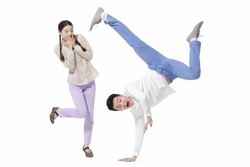 东方人,成年人,两个人,夫妻,站,笑,微笑,露齿笑,横图,留白,白色背景,正面,衬衫,爱情,快乐,兴奋,幸福,复古,北京,中国,亚洲,裤子,古典,浪漫,注视,休闲装,历史,传统,刺激,观察,看,手势,站着,张嘴,温暖,温馨,恩爱,活力,乐趣,遮,遮掩,约会,恋人,摄影,绣花鞋,影棚,生活方式,观看,麻花辫,惊奇,幽默,单腿,怀旧,和睦,察看,掩盖,享乐,遮挡,风格,关注,中国文化,摄影棚,记忆,张大嘴巴,东亚,遮盖,陪同,掩饰,陪伴,异性恋,无忧无虑,翻筋斗,男人,男性,年轻男性,年轻女性,女人,女性,亚洲人,中国人,年轻人,夫妇,情侣,张开嘴,站立,彩图,全身,影棚拍摄,欢乐,深情,拍摄,伴侣,融洽,打手势,传统文化,时代,捂住,挨着,伴随,bj175