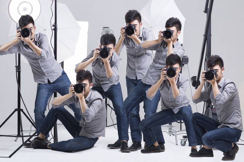 东方人,成年人,一个人,摄影师,办公室,舞台,坐,蹲,横图,留白,正面,时尚,热情,重复,信心,技术,数码,科技,相机,北京,中国,亚洲,仅一个男性,仅一个人,弯腰,握,阴影,灰色背景,工作,网络,电缆,工具,器材,伞,高光,几何,计算机图形,倾斜,合成,休闲装,数码合成,现代,仅一个年轻男性,拍照,站着,职业,服务,握着,摄影,生活方式,多样,张开双腿,技巧,单反相机,电脑合成图,数码合成图,创造力,专心,酷,合成图,工作室,三脚架,手艺,东亚,摄影器材,责任,技能,技艺,展开双腿,男人,男性,年轻男性,亚洲人,中国人,年轻人,设计,表演台,坐着,彩图,复合图片,全身,影棚拍摄,照相,妙技,伸展双腿,本领,幕后,传媒,bj175