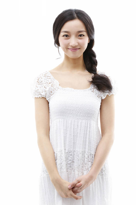 东方人,成年人,一个人,学生,笑,微笑,露齿笑,竖图,留白,抠图,白色背景,正面,时尚,快乐,幸福,信心,北京,中国,亚洲,仅一个年轻女性,仅一个女性,仅一个人,美丽,注视,休闲装,现代,观察,看,站着,摄影,生活方式,观看,察看,高雅,优美,享乐,关注,肖像,东亚,纯净,时装模特,年轻女性,女人,女性,亚洲人,中国人,年轻人,大学生,彩图,影棚拍摄,欢乐,魅力,美人,摆拍,bj175