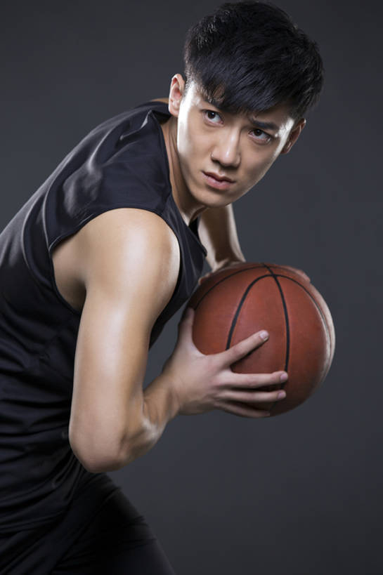 东方人,成年人,一个人,运动员,蹲,跑,竖图,留白,侧面,运动服,锻炼,快乐,成功,比赛,运动,合作,团队,集体,信心,竞争,北京,中国,亚洲,仅一个男性,仅一个人,弯腰,握,黑色背景,服装,训练,篮球运动员,娱乐,运动器械,队伍,球,仅一个年轻男性,衣服,站着,保养,休闲,健康,健身器械,活力,握着,保健,摄影,服饰,生活方式,迅速,酷,练习,敏捷,体育运动,衣着,成就,穿着,决心,爱好,健身器材,塑身,合伙,挑战,篮球运动,弹性,东亚,衣饰,技能,体育活动,体育,男人,男性,年轻男性,亚洲人,中国人,年轻人,体育运动员,运动选手,彩图,影棚拍摄,健身,运动器材,运动装,盘球,bj175