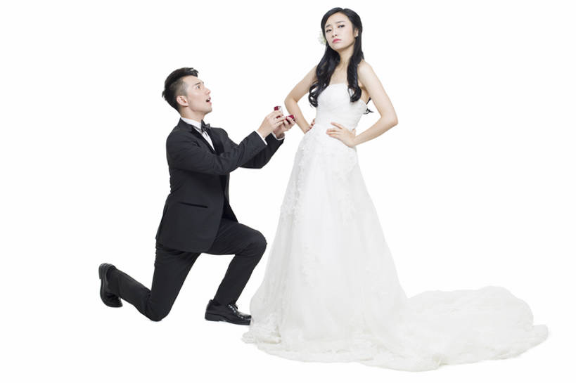 东方人,成年人,两个人,夫妻,丈夫,妻子,新娘,新郎,横图,抠图,白色背景,正面,婚纱,爱情,婚礼,时尚,快乐,北京,中国,亚洲,服装,正装,生气,庆祝,领结,结婚,浪漫,现代,手叉腰,盒子,结婚戒指,戒指,站着,思考,温暖,温馨,喜庆,恩爱,想,恋人,摄影,生活方式,张开双腿,纪念,马甲,幽默,悲伤,严肃,和睦,伤心,难过,神圣,问题,蜜月,钻石戒指,东亚,陪同,新婚,燕尾服,悲哀,支配,哀痛,悲戚,悲痛,陪伴,展开双腿,开端,认真,男人,男性,年轻男性,年轻女性,女人,女性,亚洲人,中国人,年轻人,夫妇,情侣,跪着,彩图,全身,影棚拍摄,礼服,高兴,伴侣,融洽,伸展双腿,订婚,闷闷不乐,伴随,bj175