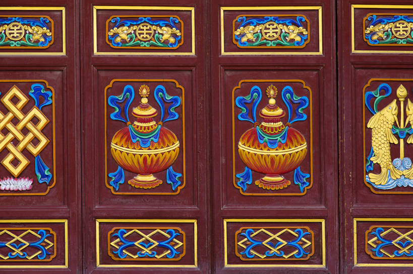 无人,寺庙,横图,室外,白天,旅游,度假,名胜古迹,门,标志建筑,地标,建筑,中国,亚洲,花纹,对称,艺术,装饰,木制,雕刻,图案,建筑群,古典,历史,娱乐,建设,传统,古代,红色,享受,休闲,旅游胜地,放松,摄影,宗教,佛教,旧的,中国文化,古典风格,东亚,远古,东亚文化,甘肃省,丝绸之路,武威,木版画,古代文明,灵性,式样,彩图,旅行,礼拜堂,全画幅,传统文化,建筑结构,罗什寺,bj175