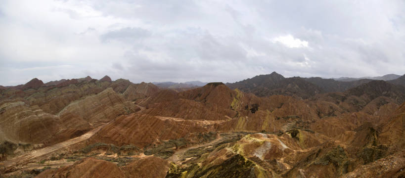 无人,横图,室外,白天,旅游,度假,美景,山,山脉,多云,标志建筑,地标,建筑,中国,亚洲,堆积,曲折,地形,景观,山坡,云,建筑群,云层,娱乐,建设,风景,天空,自然,享受,休闲,景色,放松,摄影,环境,风化,生态,干旱,贫瘠,自然风光,自然现象,干的,东亚,地貌,甘肃省,丹霞地貌,丝绸之路,张掖,坎坷,崎岖,地质学,风蚀,石化,风蚀地貌,岩石层,自然地理,荒地,岩石,彩图,旅行,地表形态,bj175