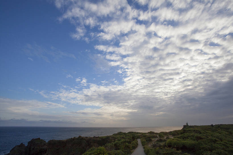 无人,公园,横图,室外,白天,旅游,度假,海洋,石头,美景,水,标志建筑,地标,建筑,路,台湾,中国,亚洲,岛,地平线,海岸线,景观,水面,水平线,云,建筑群,苔藓,娱乐,干净,建设,草,蓝色,绿色,风景,天空,自然,享受,休闲,景色,放松,摄影,宁静,环境,生态,清新,自然风光,海景,东亚,台南,暗礁,海滩,岩石,彩图,旅行,恒春半岛,广角,垦丁,猫鼻头,bj175