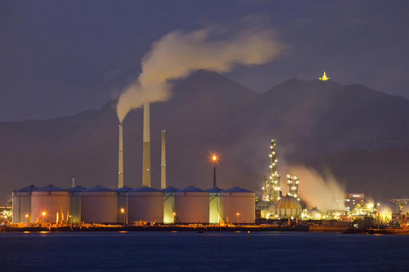 无人,横图,室外,夜晚,留白,技术,海洋,山,丰富,蒸汽,岛,现代,蓝色,天空,发电站,运输,摄影,能源,宁静,照亮,替代能源,环境保护,万里无云,化石燃料,彩图,乙醇,bj175