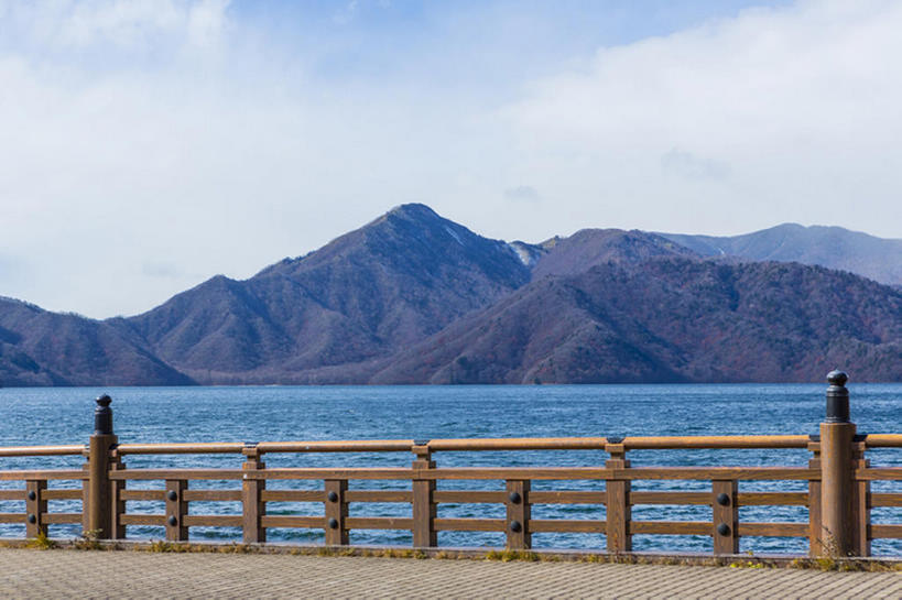 无人,栏杆,横图,室外,白天,旅游,度假,海洋,湖,美景,山,日本,亚洲,地形,海岸线,景观,云,桥,娱乐,风景,天空,自然,享受,休闲,景色,放松,摄影,宁静,自然风光,海景,东亚,本州,枥木县,关东地方,本州岛,日本国,中禅寺湖,崎玉,崎玉县,秋天,彩图,旅行,日高市,bj175