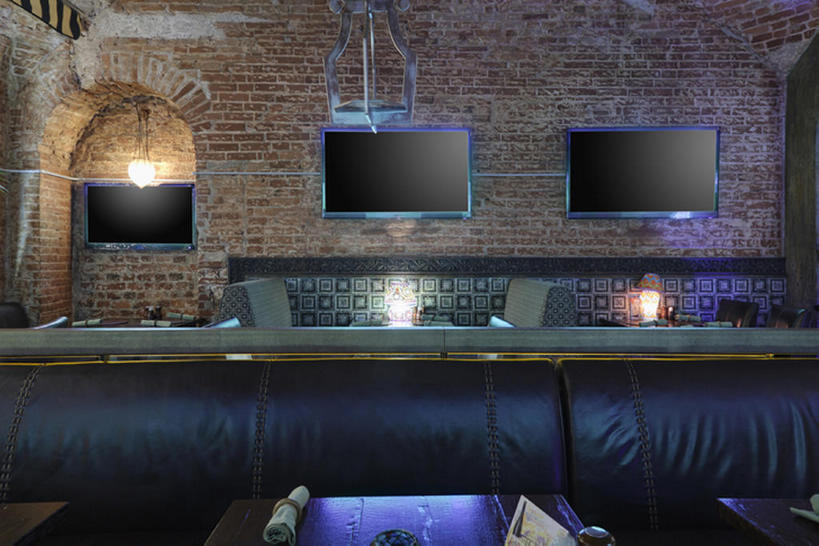 无人,酒吧,横图,室内,家具,沙发,台灯,城市,吊挂,悬挂,装饰,棍子,挂,饮食,座位,灯,摄影,生活方式,照亮,简单,夜总会,莫斯科,俄罗斯联邦,电视机,休闲活动,彩图,餐馆,bj175