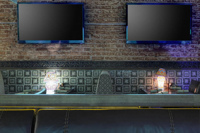 无人,酒吧,横图,室内,家具,台灯,桌子,城市,椅子,吊挂,悬挂,装饰,棍子,挂,饮食,座位,灯,摄影,生活方式,照亮,高雅,简单,夜总会,莫斯科,俄罗斯联邦,电视机,休闲活动,彩图,餐馆,bj175