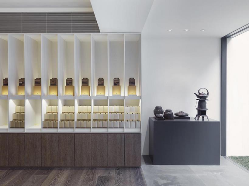 无人,商店,横图,室内,时尚,重复,消费,家具,桌子,建筑,台湾,一排,整齐,装饰,干净,现代,布置,架子,建筑物,排列,茶壶,装饰物,零售,摄影,风格,队列,华贵,台北,陈列室,设计,彩图,当代,bj175