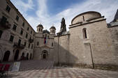 tkf001_826677